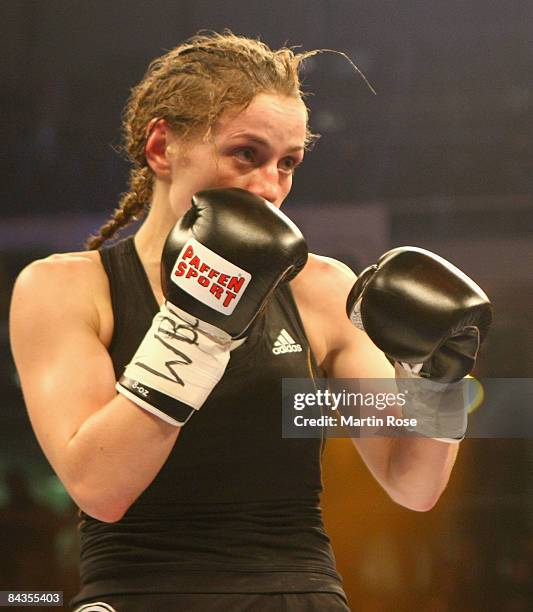 Boxing Ina World Boxing Council Featherweight Championship Photos and Premium High ...