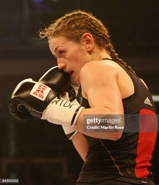 Boxing Ina 571 World Boxing Council Featherweight Championship Stock Photos, High ...