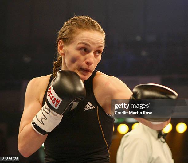 Boxing Ina World Boxing Council Featherweight Championship Photos and Premium High ...