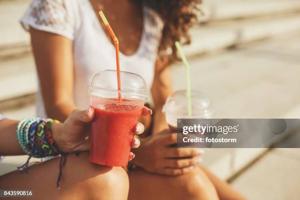 färsk fruktsmoothie - smoothie bildbanksfoton och bilder