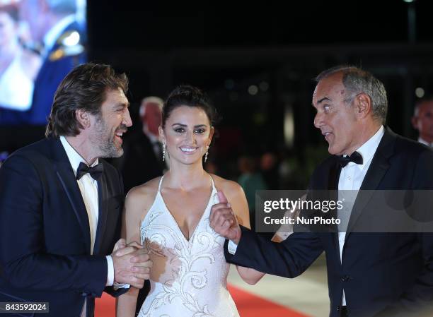 Venice, Italy. 06 September, 2017. Javier Bardem, Penelope Cruz and Alberto Barbera attend the premiere of the movie 'Loving Pablo' presented out of...