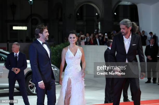 Venice, Italy. 06 September, 2017. Javier Bardem, Penelope Cruz and Fernando Leon de Aranoa attend the premiere of the movie 'Loving Pablo' presented...