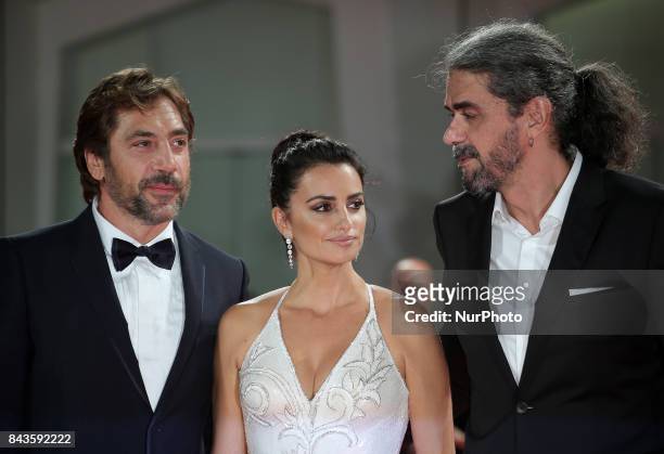 Venice, Italy. 06 September, 2017. Javier Bardem, Penelope Cruz and Fernando Leon de Aranoa attend the premiere of the movie 'Loving Pablo' presented...