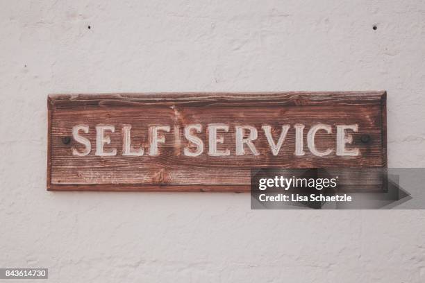 self service sign - selbstbedienung stock-fotos und bilder