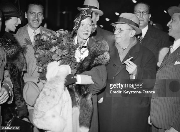 Arrivée de l'actrice américaine Grace Moore à la Gare Saint-Lazare, à Paris, France, le 25 mai 1935.