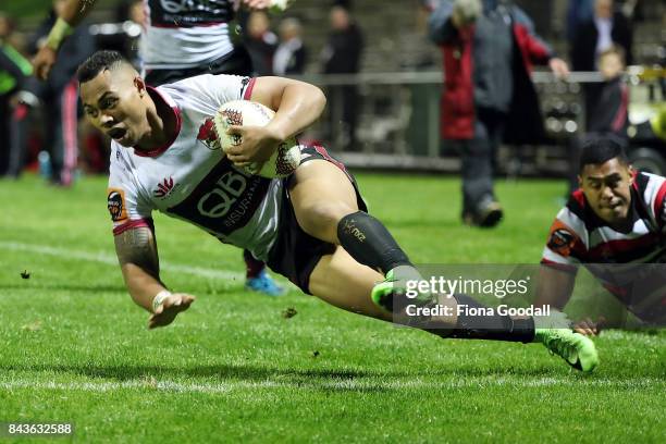 Tevita Li of North Harbour scores a try during the round four Mitre 10 Cup match between Counties Manukau and North Harbour at ECOLight Stadium on...