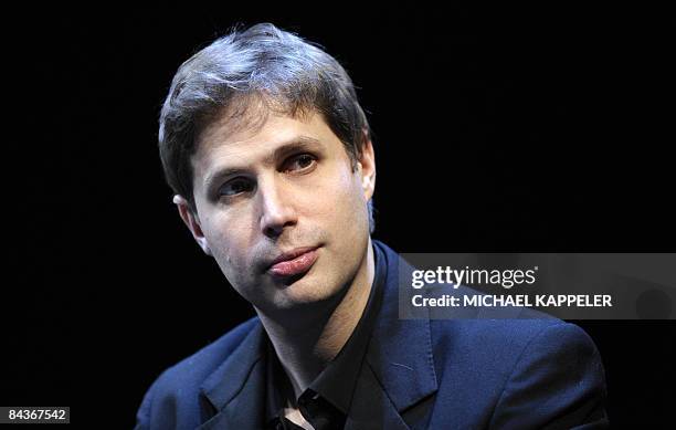 German language author Daniel Kehlmann poses before reading parts of his new book "Ruhm" on January 19, 2009 at the Berliner Ensemble theatre in...
