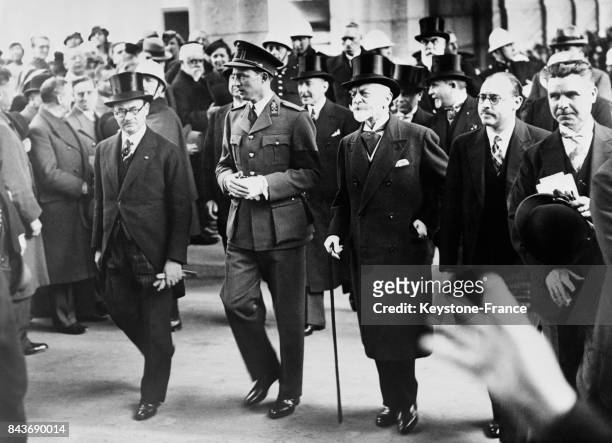 Le roi Léopold III inaugurant la foire exposition, à Bruxelles, Belgique, le 2 avril 1936.