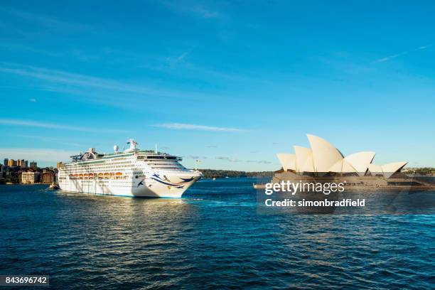 p&o cruise ship pacific explorer leaving sydney - p&o stock pictures, royalty-free photos & images