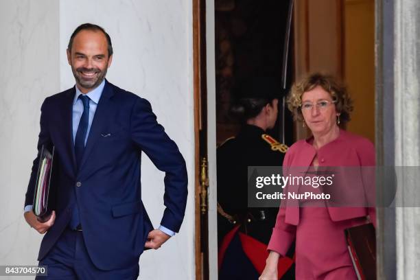 French Prime Minister Edouard Philippe smiles after the weekly cabinet meeting at the Elysee presidential palace in Paris on September 6, 2017.