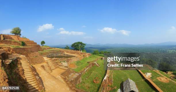 ancient ruins on the summit of sigiriya lion rock, sri lanka - sigiriya stock pictures, royalty-free photos & images