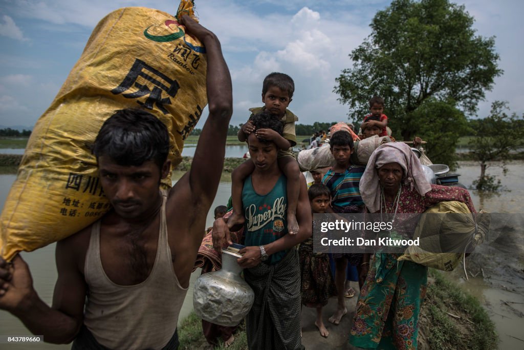 Rohingya Refugees Flood Into Bangladesh