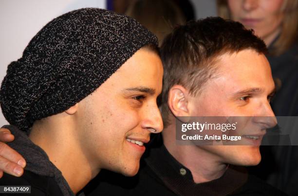 Actor Kostja Ullmann and actor Florian Lukas attend the "Waiting for Angelina" Germany premiere on January 8, 2009 in Berlin, Germany.