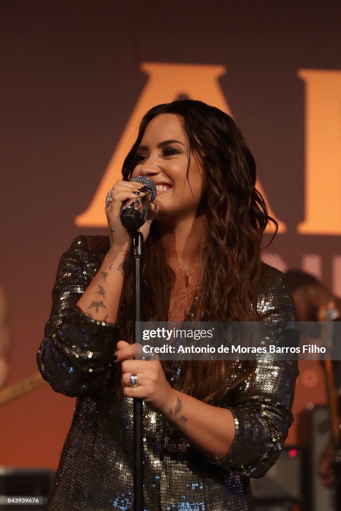 Demi Lovato performs on stage during the Alcides & Rosaura