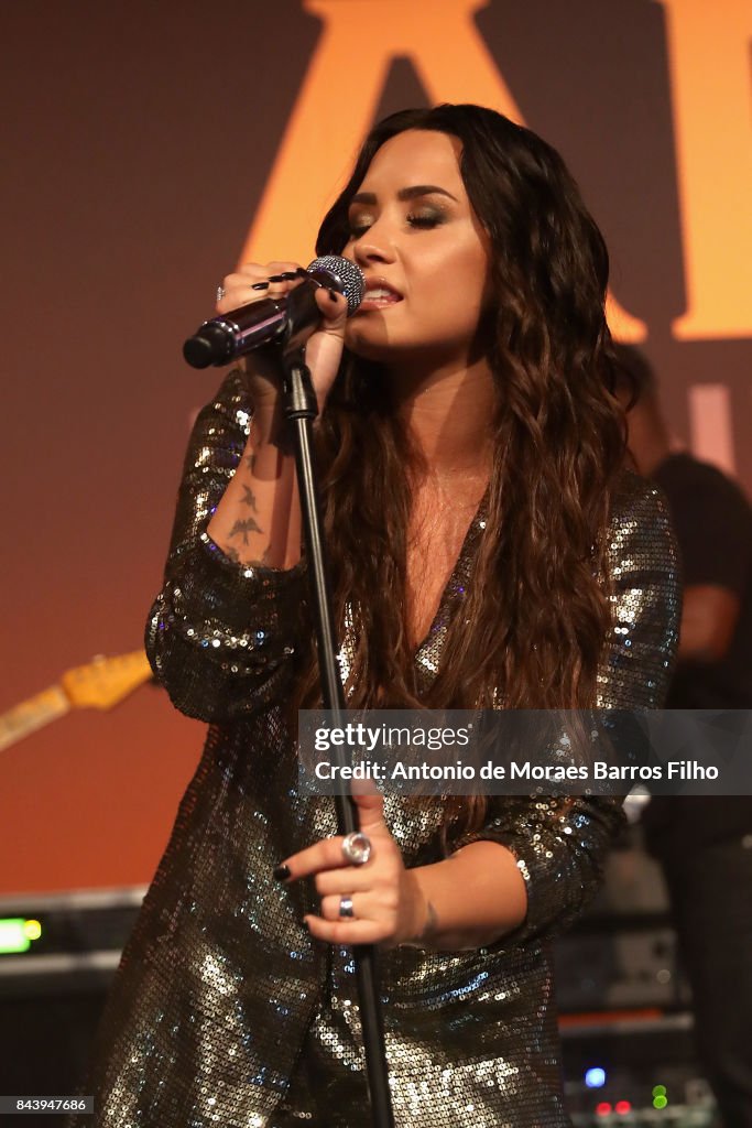 Demi Lovato performs on stage during the Alcides & Rosaura