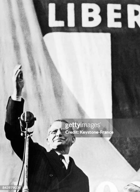 Discours électoral d'Alcide de Gasperi à Milan, Italie, le 17 avril 1948.