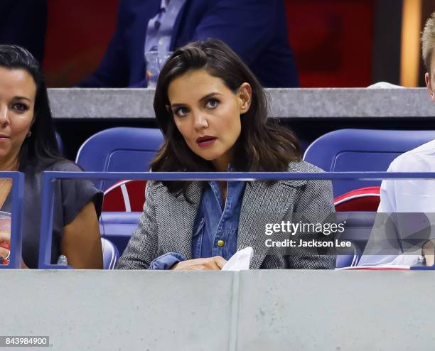 Katie Holmes watches Venus Williams v Sloane Stephens US Open Tennis Championships at Arthur Ashe Stadium on September 7, 2017 in New York City.