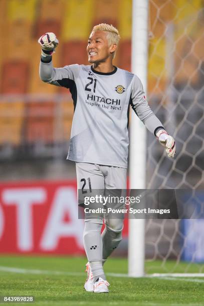 Kashiwa Reysol goalkeeper Sugeno Takanori gestures during the 2015 AFC Champions League Round of 16 1st Leg match between Suwon Samsung FC vs Kashiwa...