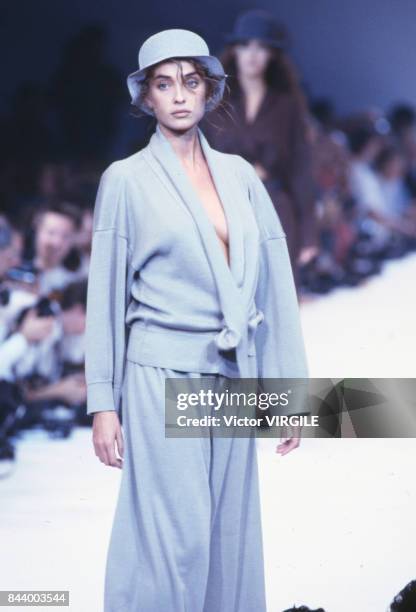 Issey Miyake 1980s Photos and Premium High Res Pictures - Getty Images