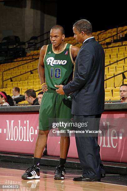 Russell Robinson of the Reno Bighorns talks to Head Coach Jay Humphries during day 1 of the D-League Showcase against the Rio Grande Valley Vipers at...