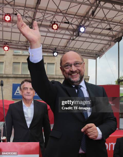 Martin Schulz, chancellor candidate of the German Social Democrats , speaks to the voters at a 'Martin Schulz live' election campaign stop on August...