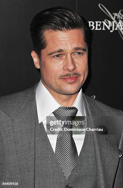 Actor Brad Pitt attends "The Curious Case of Benjamin Button" Paris Premiere at Gaumont Marignan on January 22, 2009 in Paris, France.