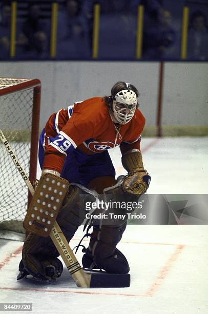 Montreal Canadiens goalie Ken Dryden in action vs New York Rangers. New York, NY CREDIT: Tony Triolo
