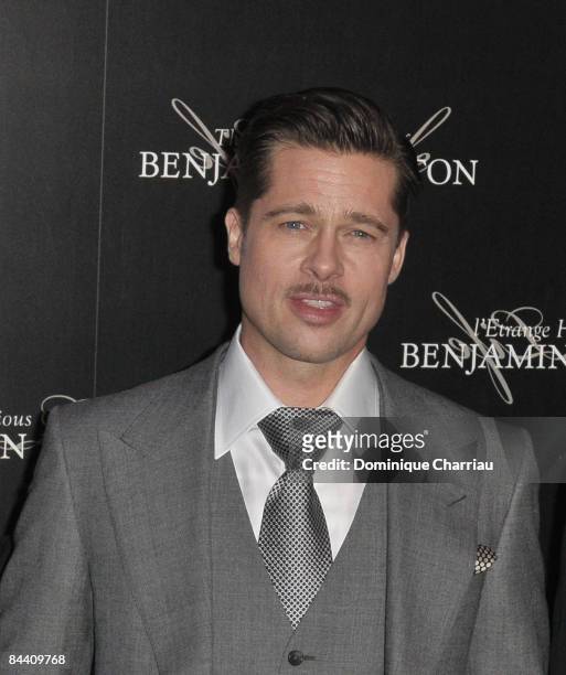 Actor Brad Pitt attends "The Curious Case of Benjamin Button" Paris Premiere at Gaumont Marignan on January 22, 2009 in Paris, France.