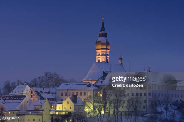 scenic view of andechs monastery (kloster andechs ) in winter, starnberg district, upper bavaria, germany, europe - ammersee winter stock-fotos und bilder