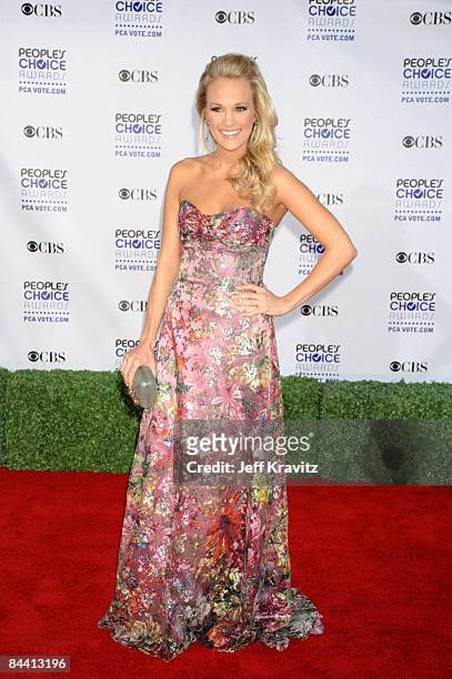 Singer Carrie Underwood arrives at the 35th Annual People's Choice Awards held at the Shrine Auditorium on January 7, 2009 in Los Angeles, California.