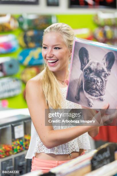 Rapper Dog Photos and Premium High Res Pictures - Getty Images