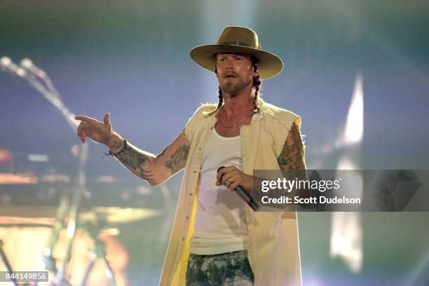 California Smooth Rapper Smooth (Singer) Photos and Premium High Res Pictures - Getty Images