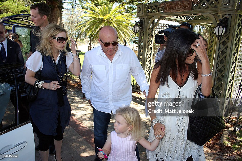 Heath Ledgers Family Mark 1 Year Since His Death