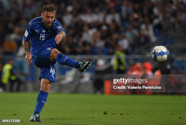 Daniele De Rossi of Italy in action during the FIFA 2018 World Cup Qualifier between Italy and Israel at Mapei Stadium - Citta' del Tricolore on...