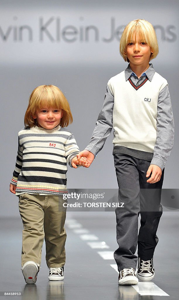 Children present fashion from the fall/w