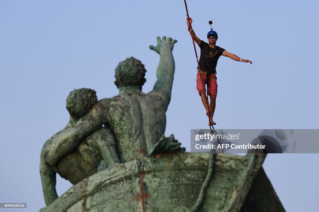 TOPSHOT-FRANCE-HIGHLINE-SLACKLINE-FEATURE
