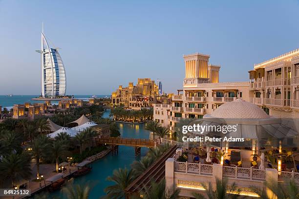 burj al arab hotel, dubai, uae - the palm dubai stock-fotos und bilder