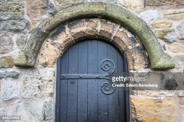 doorway - stone arch stock pictures, royalty-free photos & images
