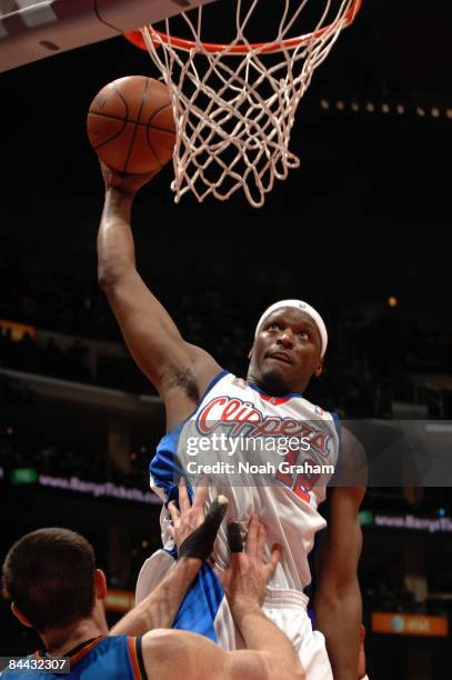 Al Thornton of the Los Angeles Clippers goes up for a dunk against the Oklahoma City Thunder at Staples Center on January 23, 2009 in Los Angeles,...