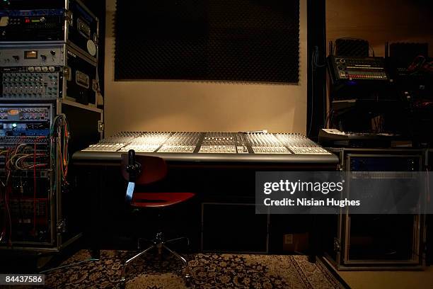 music recording studio - opnamestudio stockfoto's en -beelden