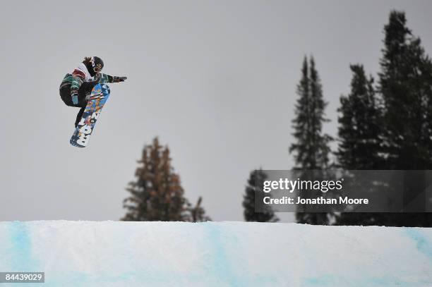 Shaun White competes in the Men's Snowboard Slopestyle Final on his way to winning the gold during Winter X Games Day 3 on Buttermilk Mountain on...