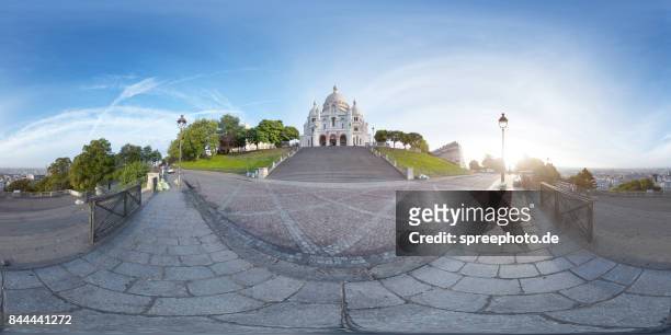 360° panoramic view of montmartre church, paris - 360 vr stock-fotos und bilder