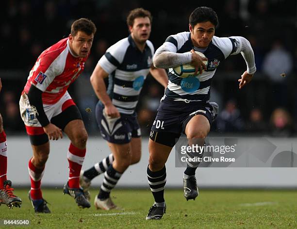 David Lemi of Bristol breaks away to scores a try during the European Challenge Cup match between and Montpellier at the Memorial Stadium on January...