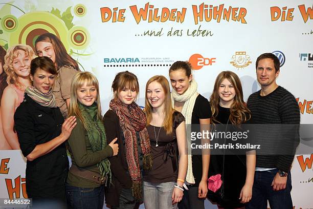 Jessica Schwarz, Sonja Gerhard ,ZsaZsa Inci Buerkle, Michelle von Treutberg, Jette Hering, Lucie Hollmann and Benno Fuermann pose during the premiere...