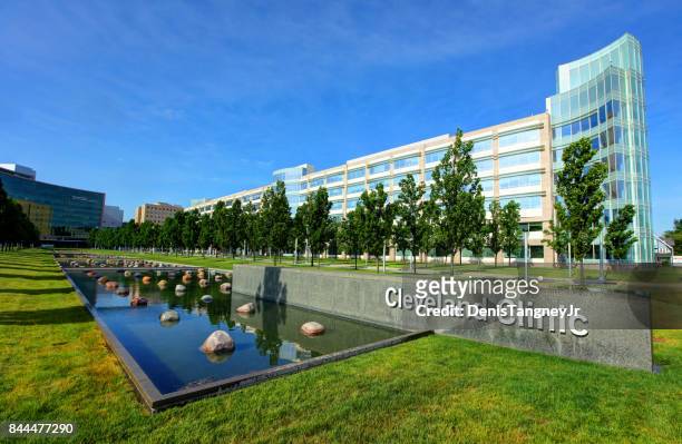 cleveland clinic - cleveland ohio stock pictures, royalty-free photos & images