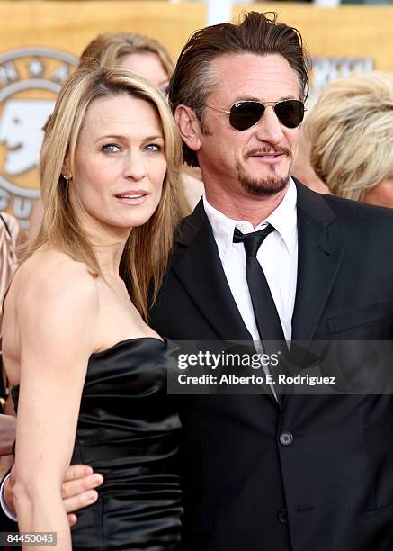 Actors Robin Wright Penn and Sean Penn arrive at the 15th Annual Screen Actors Guild Awards held at the Shrine Auditorium on January 25, 2009 in Los...