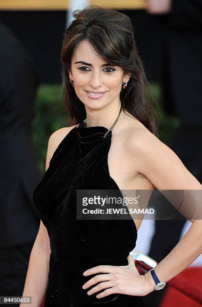 Actress Penelope Cruz arrives at the 15th Annual Screen Actors Guild Awards at the Shrine Auditorium in Los Angeles, California, on January 25, 2009....