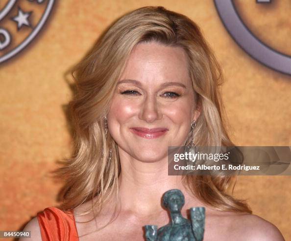 Laura Linney Bio Actress Laura Linney poses with her award for Outstanding Performance ...