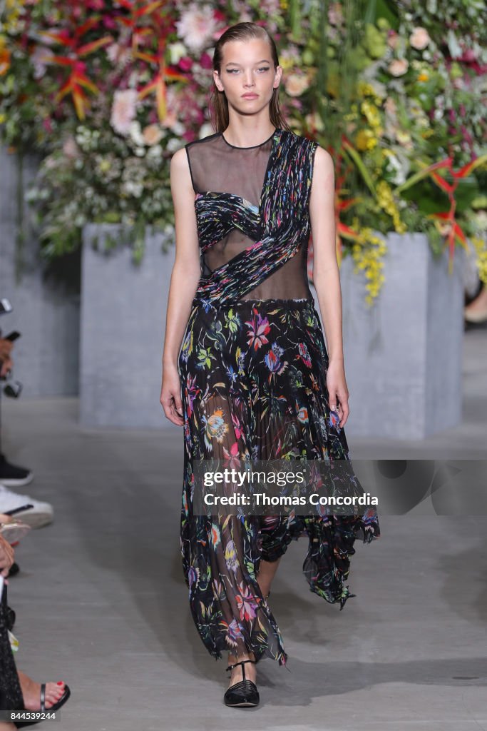 Jason Wu - Runway - September 2017 - New York Fashion Week