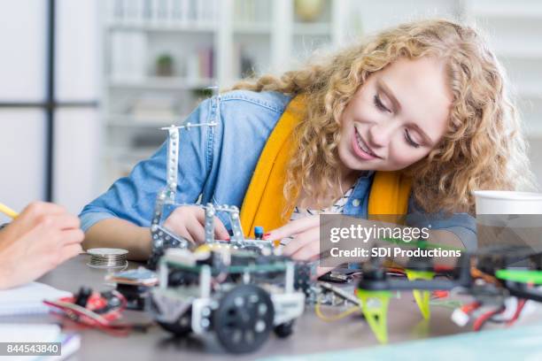 Robotics Student Table Robot Table Photos and Premium High Res Pictures - Getty Images